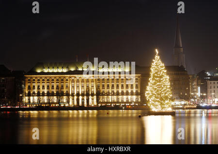 Germania, Amburgo, città, cittadine, Gro? Città, Gro? Città, sera, al tramonto, la sera, al tramonto, luce fioca, illuminazione, illumina, illuminato, illuminato, c Foto Stock