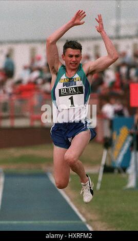 JONATHAN EDWARDS BUPA GIOCHI GATESHEAD BUPA GIOCHI GATESHEAD 02 Luglio 1995 Foto Stock