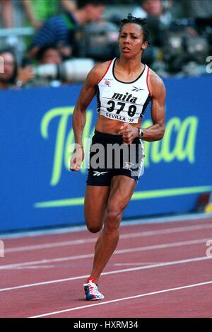 KELLY HOLMES 800 metri 24 Agosto 1999 Foto Stock