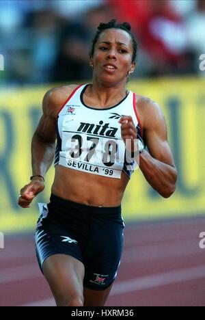 KELLY HOLMES 800 metri 24 Agosto 1999 Foto Stock