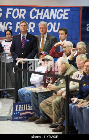 L'ex Presidente Bill Clinton in una campagna rally con la moglie Hillary in Mount Pleasant prima del 2007 Iowa caucus presidenziale. Foto Stock