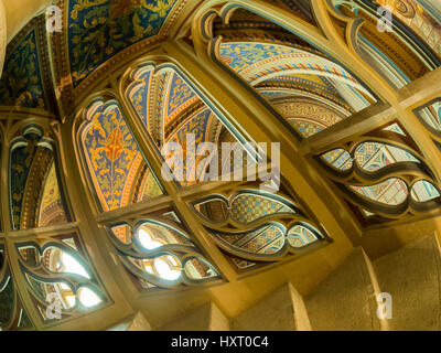 Budapest, Ungheria - 22 Marzo 2017. L'interno della chiesa di San Mattia, una delle famose attrazioni in Ungheria. Si trova nella zona di Ungheria Ca Foto Stock