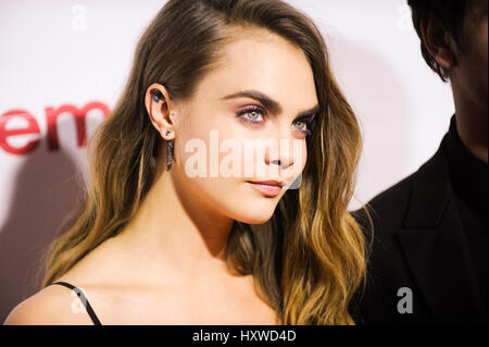 Modello Cara Delevingne arriva per il CinemaCon Grande schermo Achievement Award il 23 aprile 2015 a Las Vegas, Nevada. Foto Stock