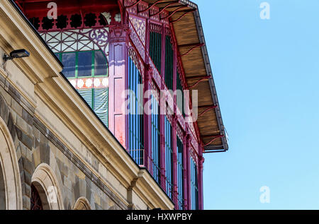 Il Mercato Centrale, il più grande mercato coperto della città, è un piccolo paradiso per i buongustai di Firenze, Italia Foto Stock