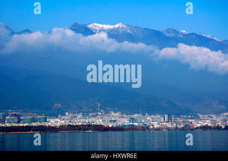 Dali, come visto dal Lago Erhai Foto Stock