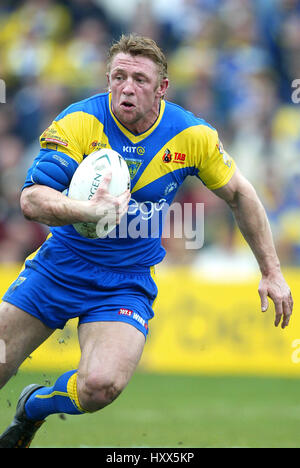 MIKE FORSHAW WARRINGTON LUPI RLFC WIDNES 26 Aprile 2004 Foto Stock