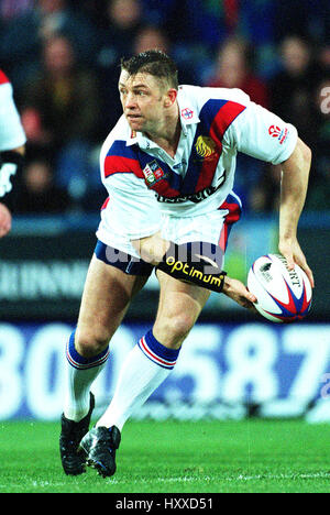 MIKE FORSHAW GRAN BRETAGNA & BRADFORD TORI HUDDERSFIELD MCALPINE STADIUM HUDDERSFIELD 14 Novembre 2001 Foto Stock