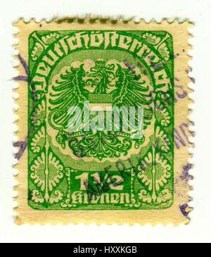 Il GOMEL, Bielorussia, 30 marzo 2017, timbro stampato in Austria mostra immagine della stemma di Austria, circa 1930 Foto Stock