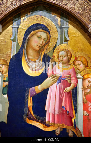 Pala gotica della Madonna col Bambino in trono con angeli byPero di Giovanni noto come 'Lorenzo Monaco' circa 1415-1420, MNAC inv n.: 212808 MNAC. Foto Stock