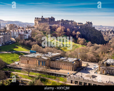 Il Castello di Edimburgo. Scottish National Gallery, Edimburgo, Scozia, Regno Unito. Foto Stock