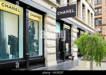Chanel negozio di lusso nella molla 139 st, Soho in una giornata di sole il 7 settembre 2016 a New York. Chanel è una casa di moda fondata ho Foto Stock