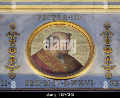 L'icona sulla cupola con l immagine del Papa Vittore III, nato Dauferio, basilica di San Paolo fuori le Mura a Roma, Italia Foto Stock
