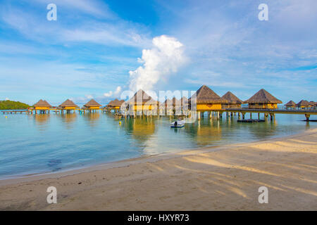 InterContinental Bora Bora Resort, Bora Bora, Polinesia Francese Foto Stock