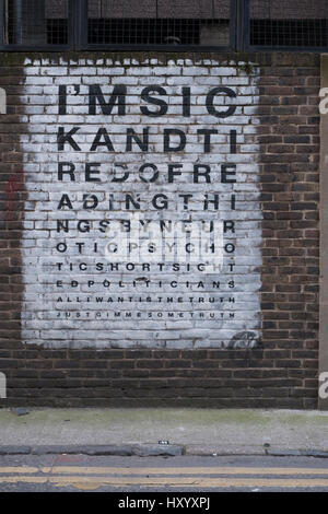 Sono stanco e affaticato graffiti in shoreditch Foto Stock