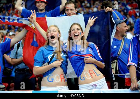 Francia ventole ROMANIA V FRANCIA STADUIM LETZIGRUND ZURIGO SVIZZERA 09 Giugno 2008 Foto Stock