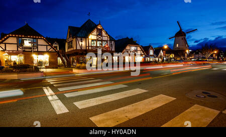 Il danese ha ispirato la città di Solvang, la California di notte Foto Stock