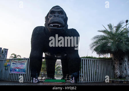 Statua di Gorilla Park, khammam, Andhra Pradesh, India, Asia Foto Stock