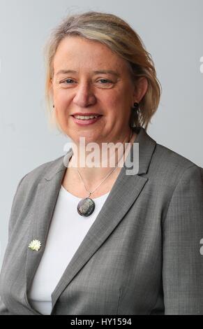 Ex Inghilterra e Galles verde leader di partito Natalie Bennett assiste il Partito dei Verdi conferenza di primavera presso la ACC in Liverpool. Foto Stock