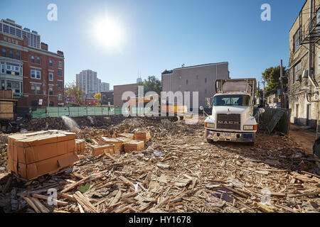 Chicago, Stati Uniti d'America - 14 Ottobre 2016: sito di demolizione in Chicago Downtown, preparazione di terra per nuovi investimenti. Foto Stock