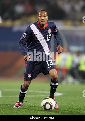 STEVE CHERUNDOLO USA & HANNOVER96 USA & HANNOVER96 ROYAL BAFOKENG STADIUM RUSTENBURG SUD AFRICA 12 Giugno 2010 Foto Stock