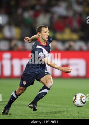 STEVE CHERUNDOLO USA & HANNOVER96 USA & HANNOVER96 ROYAL BAFOKENG STADIUM RUSTENBURG SUD AFRICA 12 Giugno 2010 Foto Stock