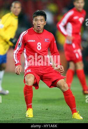 JI YUN NAM COREA DPR & aprile 25 COREA DPR & aprile 25 ELLIS PARK Johannesburg Sudafrica 15 Giugno 2010 Foto Stock