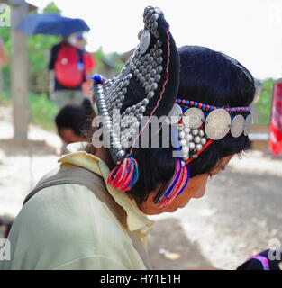 Ban Houay Phod, Laos-October 8, 2015: La Akha Ya-Er tribù della collina sono una minoranza etnica che vivono nella zona tra E.Myanmar-N.Thailandia-W.Laos-S.Cina. Foto Stock