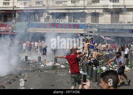 Inghilterra V RUSSIA EURO 2016 GR GUAI IN STRADE MARSEILLE FRANCIA 11 Giugno 2016 Foto Stock