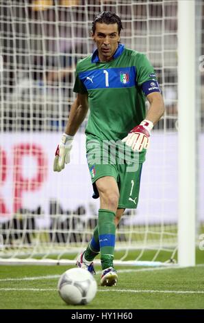 GIANLUIGI BUFFON ITALIA JUVENTUS FC ITALIA & Juventus FC STADIO OLIMPICO KIEV UCRAINA 01 Luglio 2012 Foto Stock