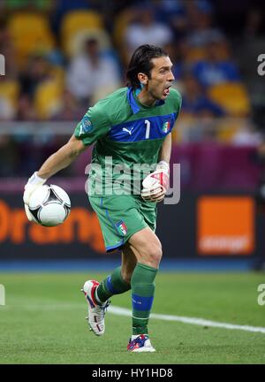 GIANLUIGI BUFFON ITALIA JUVENTUS FC ITALIA & Juventus FC STADIO OLIMPICO KIEV UCRAINA 24 Giugno 2012 Foto Stock