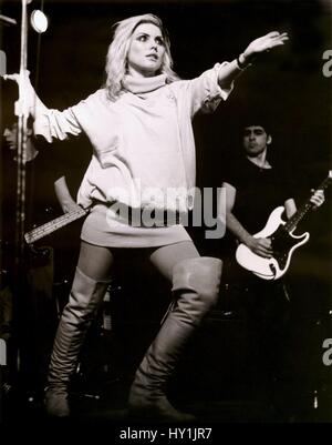Blondie (con la cantante Debbie Harry) esecuzione nel 1978. © Gary Gershoff / MediaPunch. Foto Stock