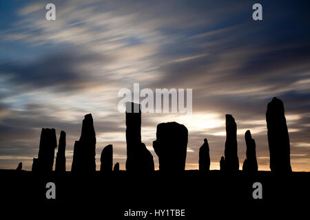 Pietre di Callanish silhouette a sunrise. Isola di Lewis, Western Isles / Ebridi Esterne, Scotland, Regno Unito. Maggio 2011. Foto Stock