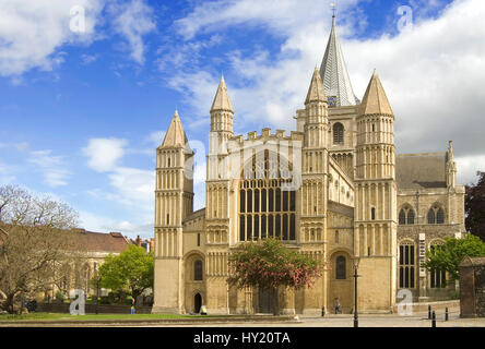 Immagine della Rochester Cathedral nel sud-est dell' Inghilterra. Die Kathedrale von Rochester in SÃ¼dostengland. Die beeindruckende Westfassade der 604 gegr Foto Stock