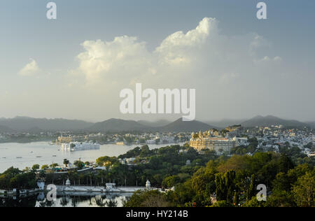 Vista da Udaipur la teleferica Foto Stock