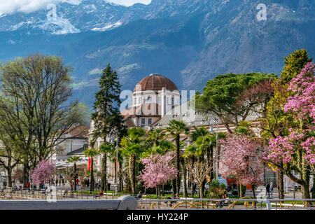 Passeggiata e Kurhaus di Merano, Alto Adige, Italia, Europa Foto Stock