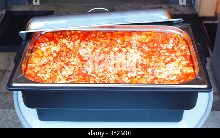 Lasagne in una forma di cottura Foto Stock