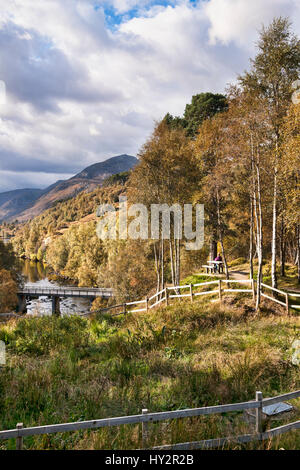 Verticale, Glen Affric fiume Affric, Inverness, Highland, Scotland, Regno Unito Foto Stock