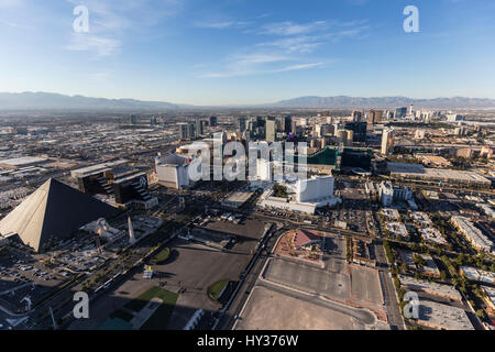 Las Vegas, Nevada, Stati Uniti d'America - 13 Marzo 2017: vista aerea del casino resort lungo il Las Vegas Blvd nel sud del Nevada. Foto Stock