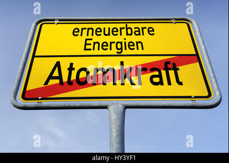 Accesso locale di energia rinnovabile, fine dell'energia nucleare, Ortsschild erneuerbare Energien, Ende der Atomkraft Foto Stock