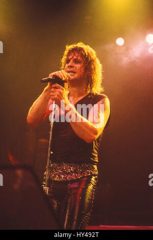 Ozzy Osbourne fotografato live at Irvine Meadows anfiteatro a Irvine, CA il 3 agosto 1989 su "Nessun riposo per i malvagi " Tour. Credito: Kevin Estrada / MediaPunch Foto Stock