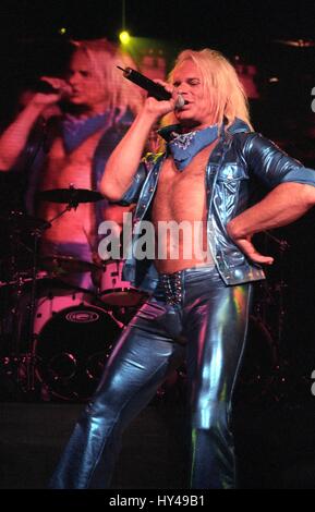 David Lee Roth performing live presso la Universal Amp. a Los Angeles, CA il 24 giugno 2002. Credito: Kevin Estrada / MediaPunch Foto Stock