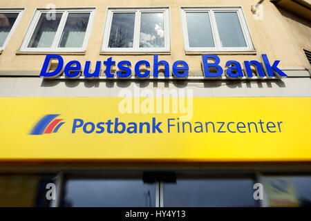 La banca tedesca si separa dalla banca postale, simbolico foto, Deutsche Bank trennt sich von der Postbank, Symbolfoto Foto Stock