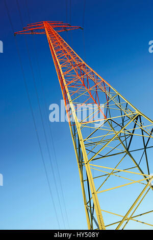 Alta tensione montante, al netto distacco, energia girare, Hochspannungsmast, Netzausbau, Energiewende Foto Stock