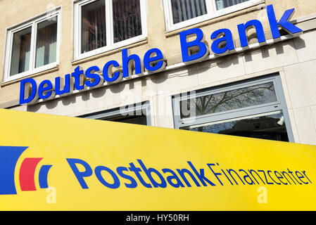 La banca tedesca si separa dalla banca postale, simbolico foto, Deutsche Bank trennt sich von der Postbank, Symbolfoto Foto Stock