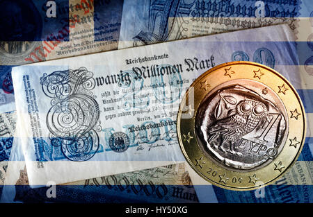 Antico tedesco inflazione banconote e greco euro, greco Reparationsforderungen, Alte deutsche Inflations-Geldscheine und griechischer Euro griechische Foto Stock