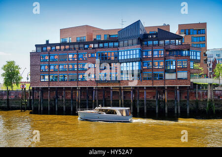 Edificio per uffici di Hafencity Hamburg GmbH in Osaka avenue nella città portuale di Amburgo, Germania, Europa Buerogebaeude der Hafencity Hamburg Foto Stock