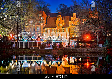 Fiera di Natale nel castello di Bergedorfer ad Amburgo, Germania, Europa Weihnachtsmarkt am Bergedorfer Schloss in Amburgo, Deutschland, Europa Foto Stock