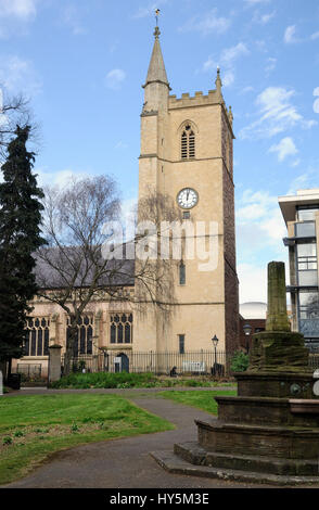 Chiesa Croce Bass & Priory chiesa di St James St James Park, Broadmead più antica costruzione in Bristol Foto Stock