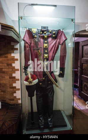 Costume medievale nel castello di Bran nei pressi di crusca, Romania, così chiamato 'Dracula Castello dell', casa di carattere del titolo in Bram Stoker's 'Dracula" nuovo Foto Stock