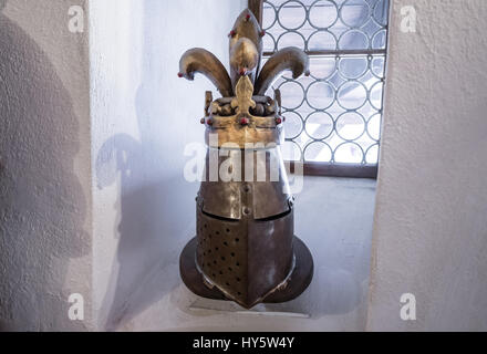 Casco di ferro nel Castello di Bran nei pressi di crusca, Romania, così chiamato 'Dracula Castello dell', casa di carattere del titolo in Bram Stoker's 'Dracula" nuovo Foto Stock